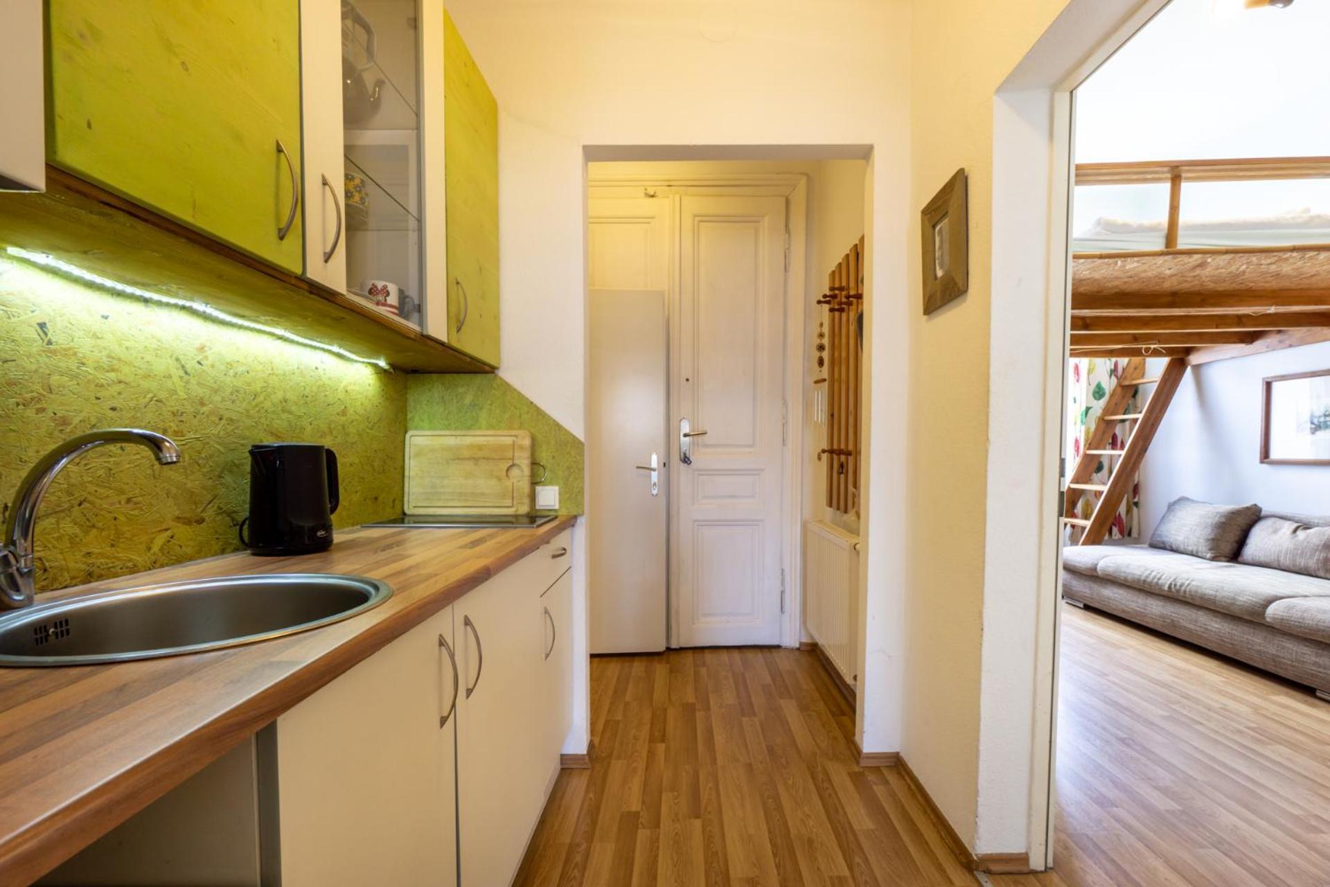 Apartment 5 Stops Away From City-Centre Bécs Kültér fotó